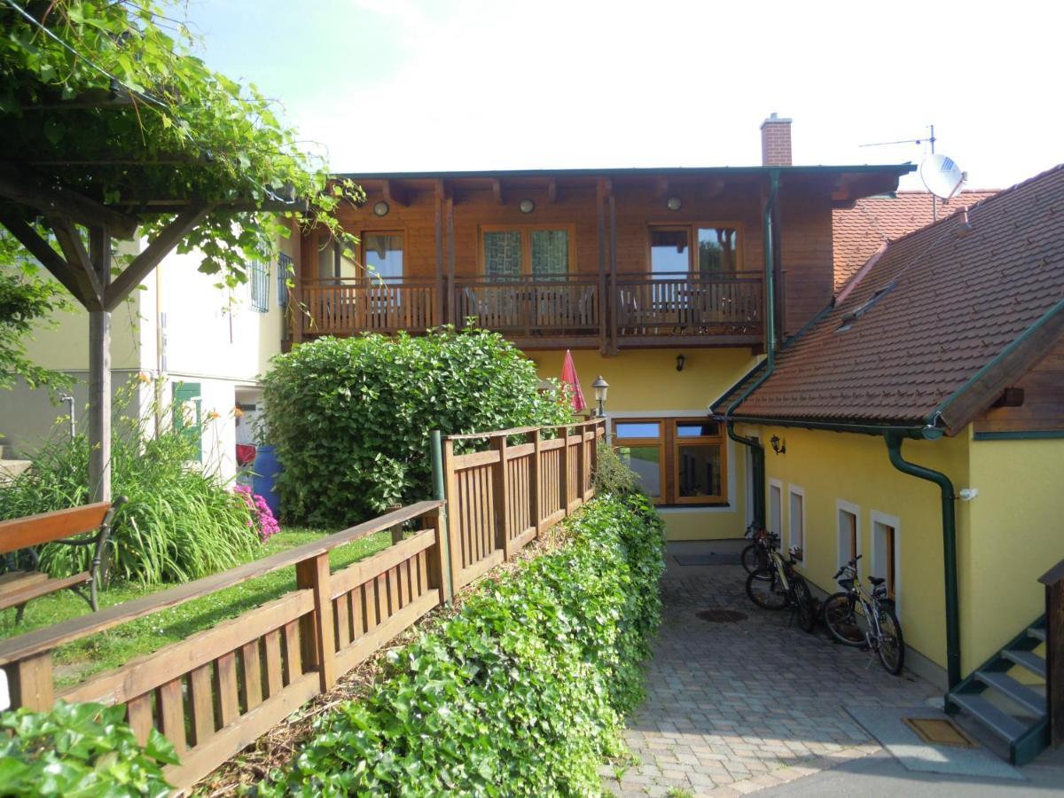 Ferienappartments Landhaus Fuehldichwohl Fehring ภายนอก รูปภาพ