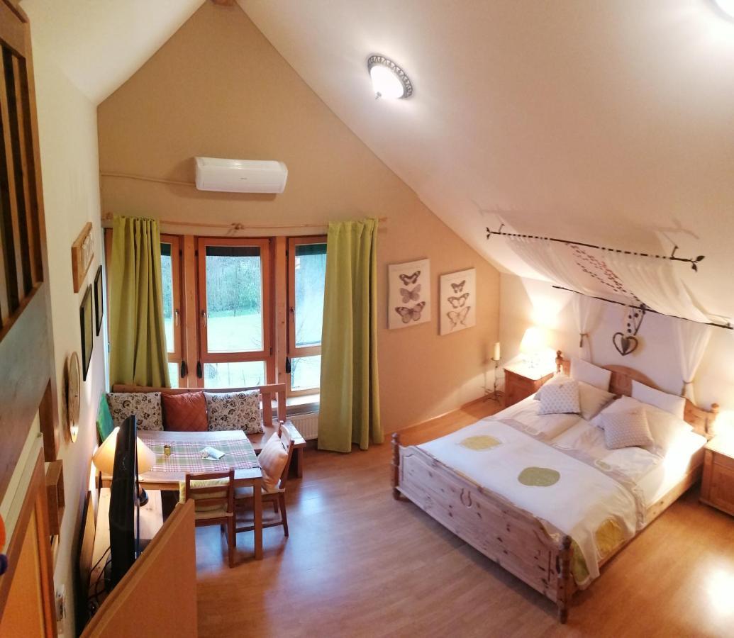 Ferienappartments Landhaus Fuehldichwohl Fehring ภายนอก รูปภาพ