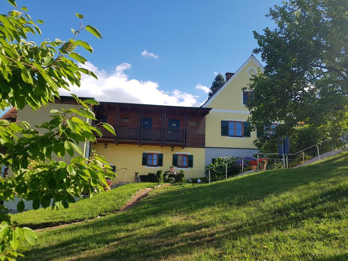 Ferienappartments Landhaus Fuehldichwohl Fehring ภายนอก รูปภาพ