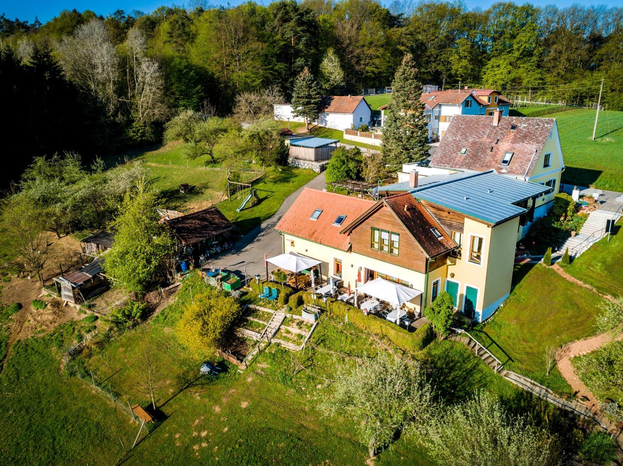 Ferienappartments Landhaus Fuehldichwohl Fehring ภายนอก รูปภาพ